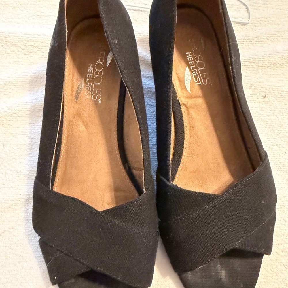 AEROSOLES Black Cross‑Front Peep‑Toe Flats